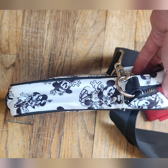 Disney Mickey & Minnie Mouse 2 Piece Crossbody Bag & Tech Pouch Bioworld - Picture 4 of 7